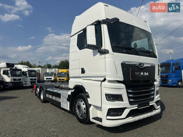 Белый МАН ТГКС, объемом двигателя 12.5 л и пробегом 640 тыс. км за 71900 $, фото 3 на Automoto.ua