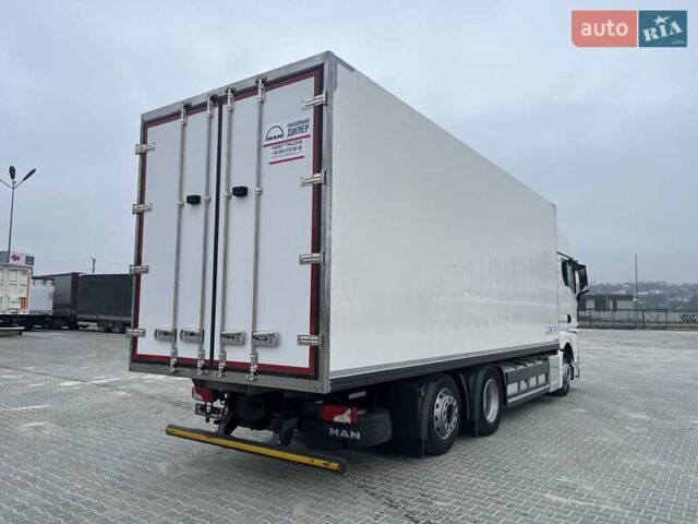 Белый МАН ТГКС, объемом двигателя 12.4 л и пробегом 591 тыс. км за 93250 $, фото 9 на Automoto.ua