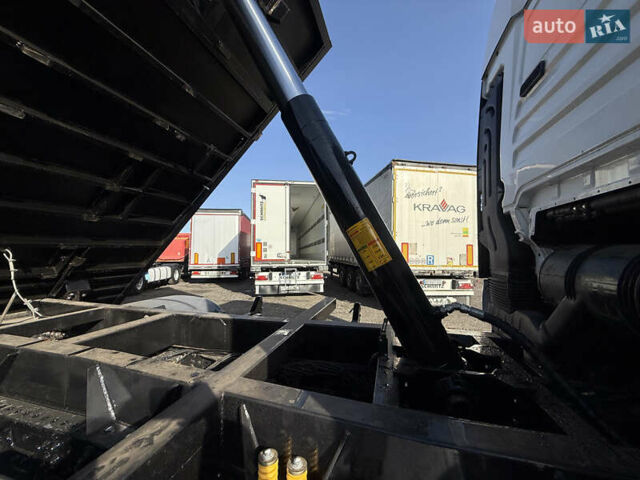 Белый МАН ТГКС, объемом двигателя 10.52 л и пробегом 584 тыс. км за 30999 $, фото 11 на Automoto.ua