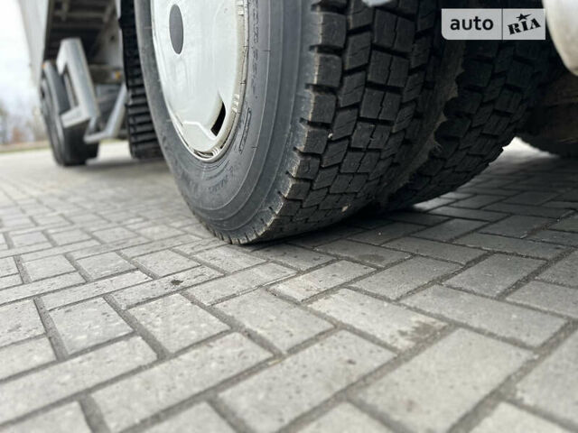 Белый МАН ТГКС, объемом двигателя 10.5 л и пробегом 906 тыс. км за 22800 $, фото 2 на Automoto.ua