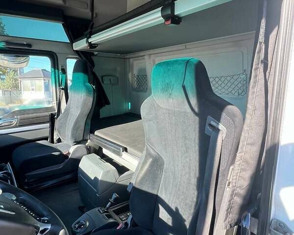 Белый МАН ТГКС, объемом двигателя 10.5 л и пробегом 865 тыс. км за 16900 $, фото 9 на Automoto.ua