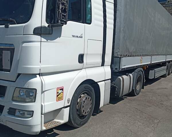 Белый МАН ТГКС, объемом двигателя 10.52 л и пробегом 900 тыс. км за 24000 $, фото 1 на Automoto.ua