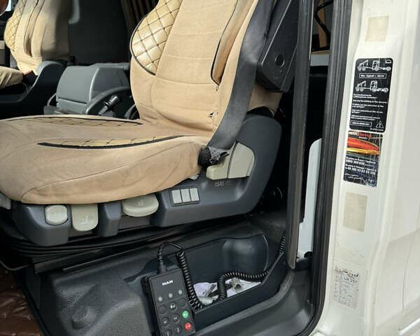 Белый МАН ТГКС, объемом двигателя 10.52 л и пробегом 920 тыс. км за 19600 $, фото 31 на Automoto.ua