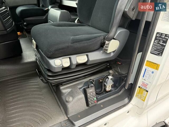 Белый МАН ТГКС, объемом двигателя 12.5 л и пробегом 870 тыс. км за 24500 $, фото 13 на Automoto.ua