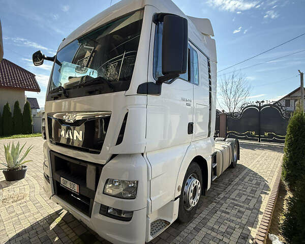 Белый МАН ТГКС, объемом двигателя 12.42 л и пробегом 731 тыс. км за 20500 $, фото 3 на Automoto.ua