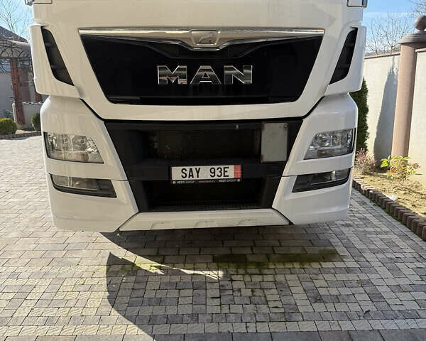 Белый МАН ТГКС, объемом двигателя 12.42 л и пробегом 731 тыс. км за 20500 $, фото 1 на Automoto.ua