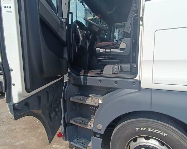 Белый МАН ТГКС, объемом двигателя 12.42 л и пробегом 760 тыс. км за 30000 $, фото 2 на Automoto.ua