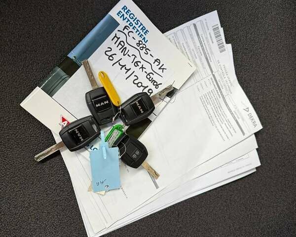 Белый МАН ТГКС, объемом двигателя 12.9 л и пробегом 390 тыс. км за 35999 $, фото 192 на Automoto.ua