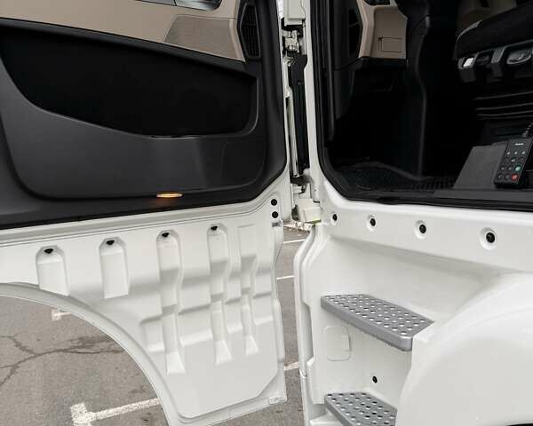 Белый МАН ТГКС, объемом двигателя 12.42 л и пробегом 760 тыс. км за 29800 $, фото 12 на Automoto.ua