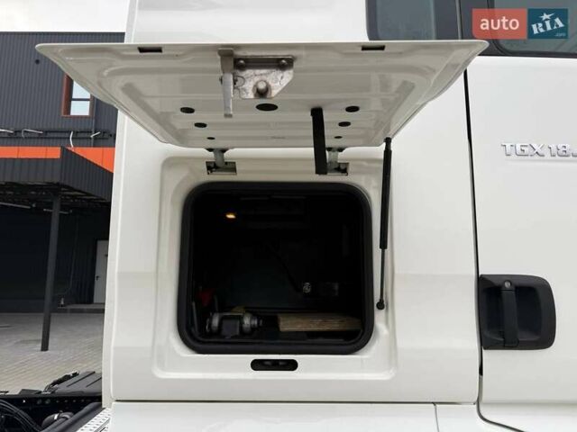 Білий МАН ТГКС, об'ємом двигуна 0 л та пробігом 400 тис. км за 33999 $, фото 61 на Automoto.ua