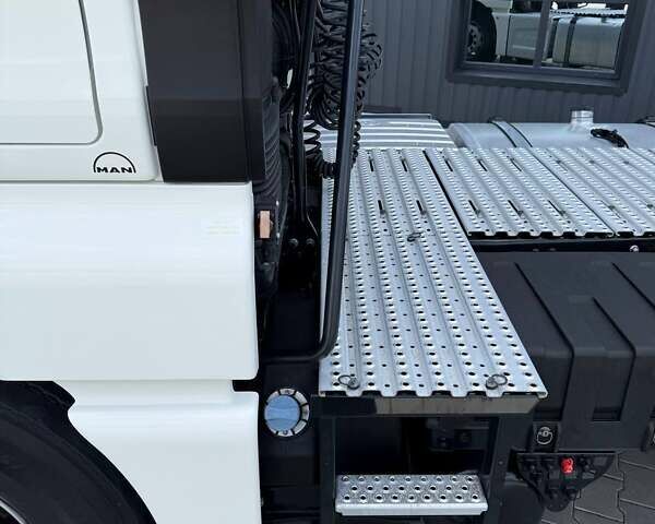 Белый МАН ТГКС, объемом двигателя 12.9 л и пробегом 390 тыс. км за 36999 $, фото 83 на Automoto.ua