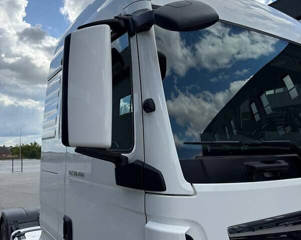 Белый МАН ТГКС, объемом двигателя 12.9 л и пробегом 390 тыс. км за 36999 $, фото 17 на Automoto.ua