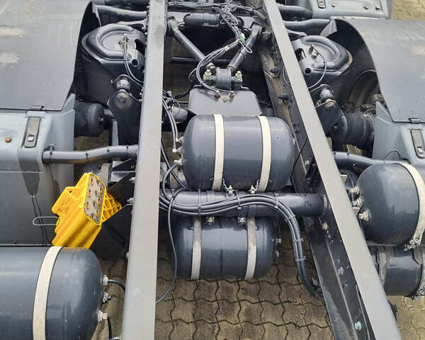 Красный МАН ТГКС, объемом двигателя 0 л и пробегом 435 тыс. км за 69500 $, фото 17 на Automoto.ua