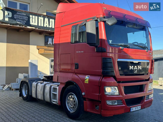 Красный МАН ТГКС, объемом двигателя 10.52 л и пробегом 652 тыс. км за 16300 $, фото 3 на Automoto.ua