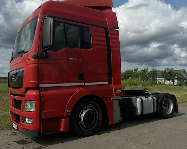 Красный МАН ТГКС, объемом двигателя 10.52 л и пробегом 933 тыс. км за 12300 $, фото 2 на Automoto.ua
