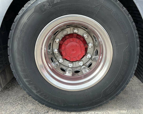 Красный МАН ТГКС, объемом двигателя 10.8 л и пробегом 823 тыс. км за 18000 $, фото 2 на Automoto.ua