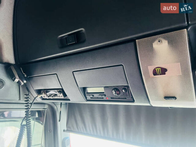 Красный МАН ТГКС, объемом двигателя 10.52 л и пробегом 770 тыс. км за 11800 $, фото 3 на Automoto.ua