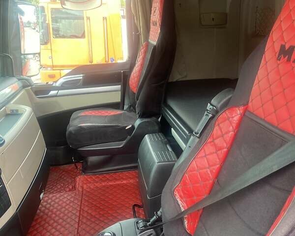 Красный МАН ТГКС, объемом двигателя 12.42 л и пробегом 769 тыс. км за 23500 $, фото 11 на Automoto.ua