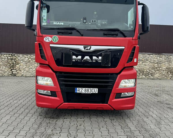 Красный МАН ТГКС, объемом двигателя 12.5 л и пробегом 775 тыс. км за 21999 $, фото 1 на Automoto.ua