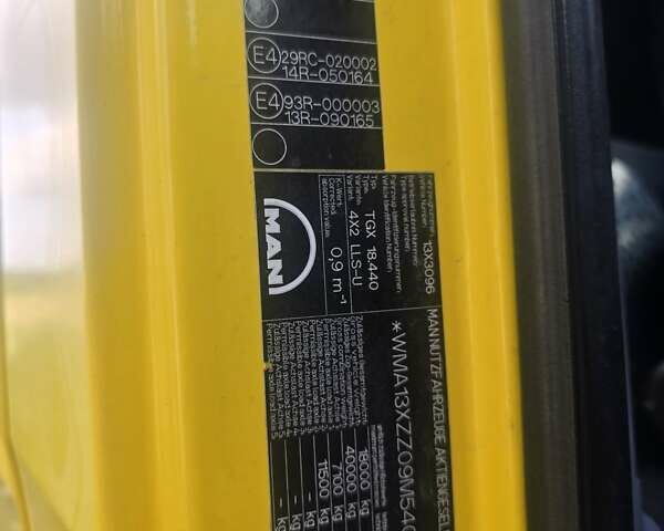 Желтый МАН ТГКС, объемом двигателя 10.52 л и пробегом 600 тыс. км за 9999 $, фото 4 на Automoto.ua