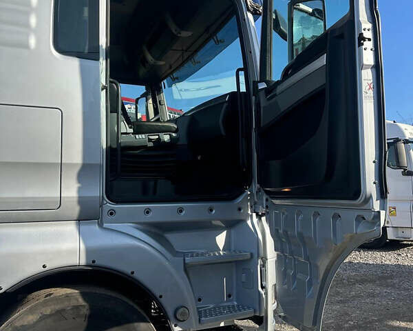 Серый МАН ТГКС, объемом двигателя 12.5 л и пробегом 751 тыс. км за 41978 $, фото 2 на Automoto.ua