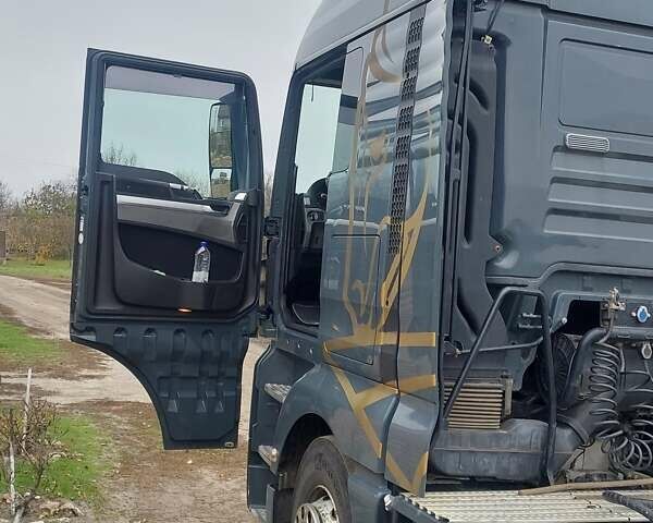 Серый МАН ТГКС, объемом двигателя 12.4 л и пробегом 916 тыс. км за 18500 $, фото 7 на Automoto.ua