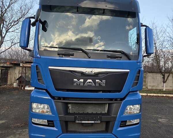 Синий МАН ТГКС, объемом двигателя 12.5 л и пробегом 572 тыс. км за 45000 $, фото 4 на Automoto.ua