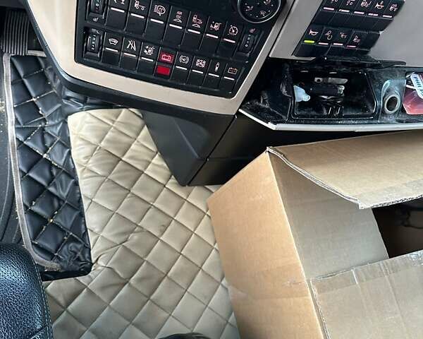 Синий МАН ТГКС, объемом двигателя 15.8 л и пробегом 870 тыс. км за 52448 $, фото 7 на Automoto.ua