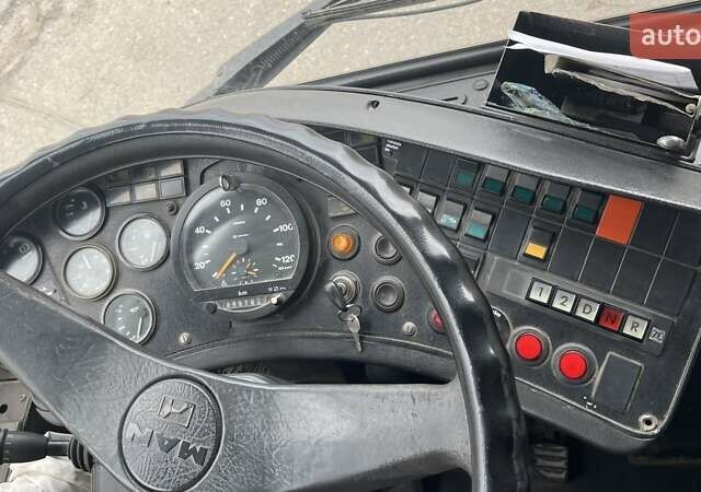 Белый МАН NL 202, объемом двигателя 6.9 л и пробегом 645 тыс. км за 3250 $, фото 5 на Automoto.ua