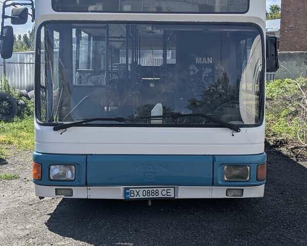 Белый МАН NL 202, объемом двигателя 6.87 л и пробегом 138 тыс. км за 6500 $, фото 1 на Automoto.ua