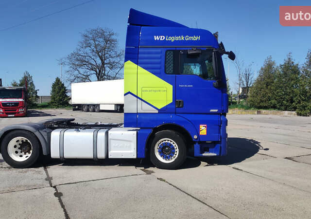 Синий МАН TGX 18.560, объемом двигателя 15.26 л и пробегом 480 тыс. км за 25000 $, фото 1 на Automoto.ua