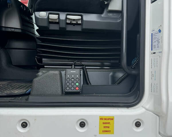 Белый МАН TGX 18.480, объемом двигателя 12.5 л и пробегом 769 тыс. км за 25000 $, фото 7 на Automoto.ua