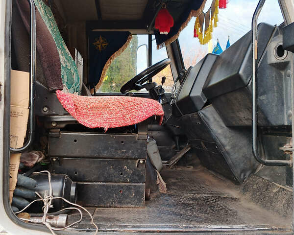 МАЗ 437041 2006 в Боярка на Automoto.ua Белый МАЗ 437041, объемом двигателя 4.75 л и пробегом 329 тыс. км за 12900 $, фото 8 на Automoto.ua