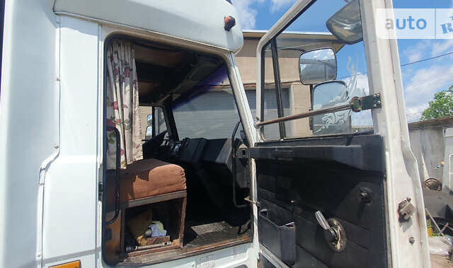 Белый МАЗ 437041, объемом двигателя 4.75 л и пробегом 247 тыс. км за 9000 $, фото 4 на Automoto.ua