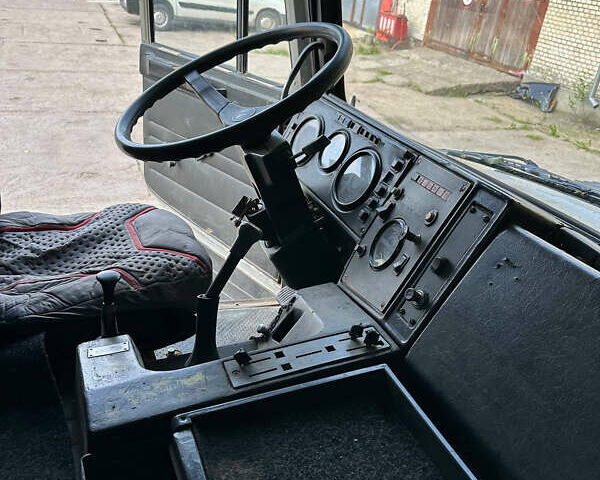 Серый МАЗ 53366, объемом двигателя 14.86 л и пробегом 440 тыс. км за 6300 $, фото 3 на Automoto.ua