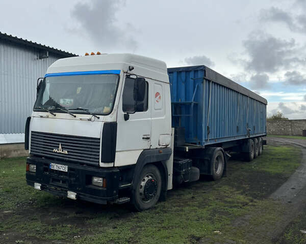 Белый МАЗ 544008, объемом двигателя 14.86 л и пробегом 500 тыс. км за 12500 $, фото 1 на Automoto.ua