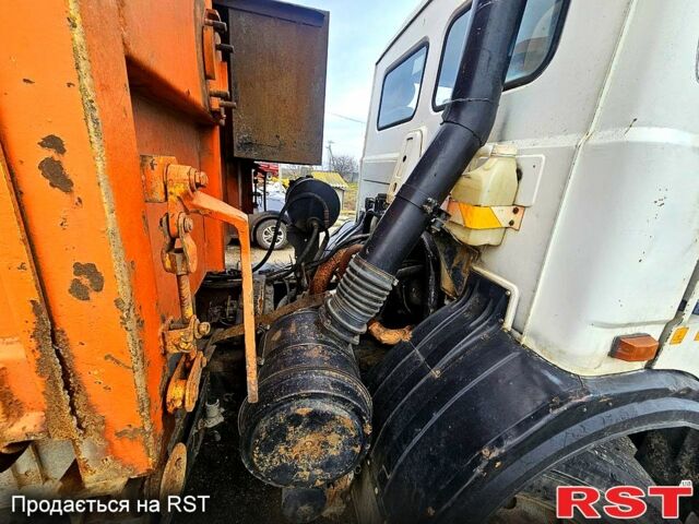 Білий МАЗ 5516, об'ємом двигуна 14.9 л та пробігом 380 тис. км за 11000 $, фото 4 на Automoto.ua