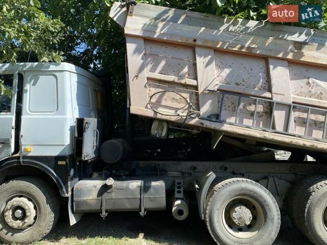 Белый МАЗ 5516, объемом двигателя 14.86 л и пробегом 100 тыс. км за 17000 $, фото 1 на Automoto.ua