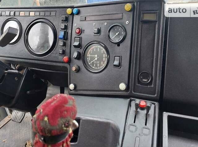 Серый МАЗ 5516, объемом двигателя 14.86 л и пробегом 200 тыс. км за 12500 $, фото 13 на Automoto.ua