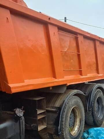 Белый МАЗ 551605, объемом двигателя 14.86 л и пробегом 120 тыс. км за 10500 $, фото 1 на Automoto.ua