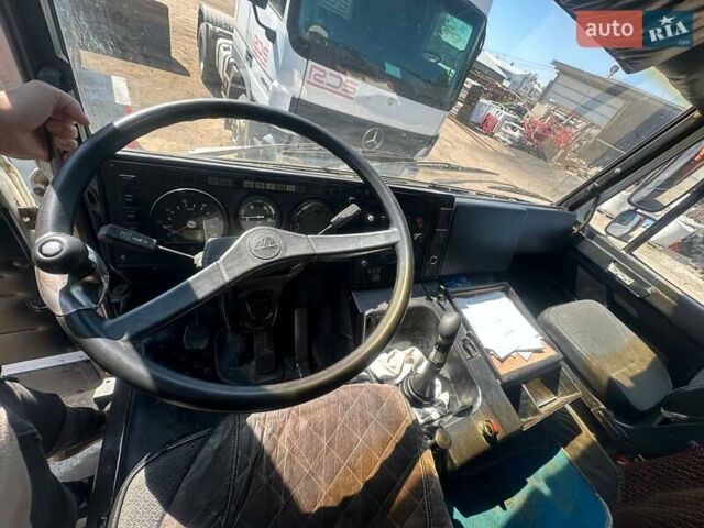 Белый МАЗ 551605, объемом двигателя 15 л и пробегом 506 тыс. км за 10000 $, фото 6 на Automoto.ua
