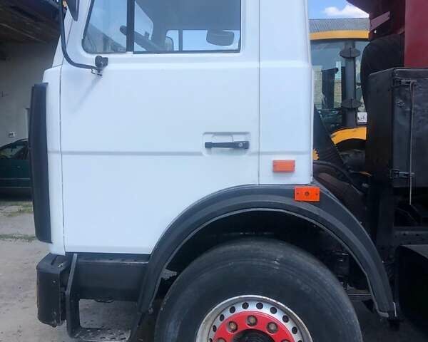 Белый МАЗ 551605, объемом двигателя 14.86 л и пробегом 300 тыс. км за 17000 $, фото 3 на Automoto.ua