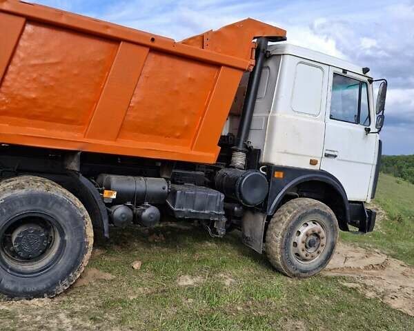 Белый МАЗ 551605, объемом двигателя 14.86 л и пробегом 260 тыс. км за 11999 $, фото 1 на Automoto.ua