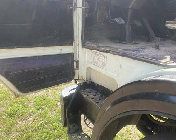 Белый МАЗ 551605, объемом двигателя 14.8 л и пробегом 2 тыс. км за 16000 $, фото 4 на Automoto.ua