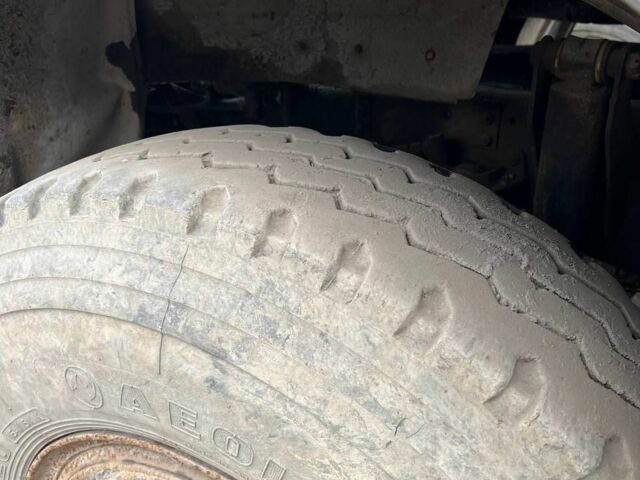 Белый МАЗ 5551, объемом двигателя 10 л и пробегом 300 тыс. км за 9000 $, фото 1 на Automoto.ua