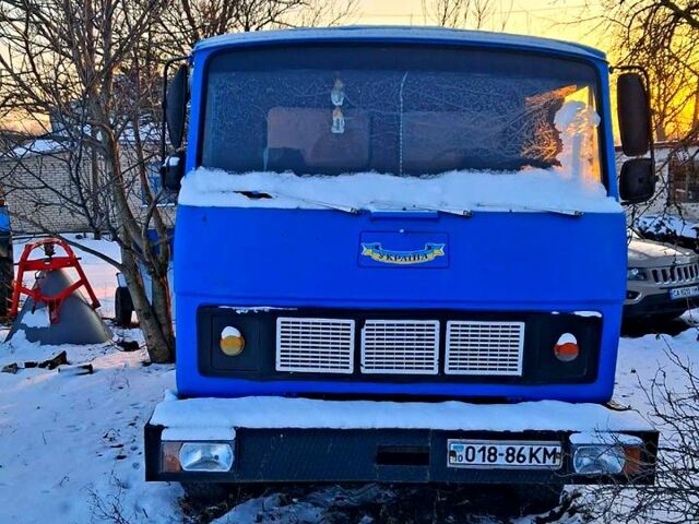 Синий МАЗ 5551, объемом двигателя 8 л и пробегом 120 тыс. км за 5888 $, фото 2 на Automoto.ua