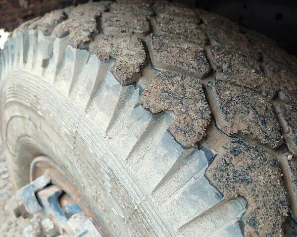 Белый МАЗ 555102, объемом двигателя 11.15 л и пробегом 145 тыс. км за 12000 $, фото 6 на Automoto.ua