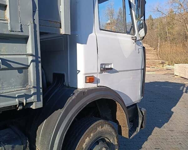 Белый МАЗ 555102, объемом двигателя 11.15 л и пробегом 174 тыс. км за 20000 $, фото 3 на Automoto.ua