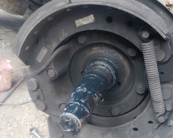 Белый МАЗ 555102, объемом двигателя 11.15 л и пробегом 350 тыс. км за 12800 $, фото 7 на Automoto.ua