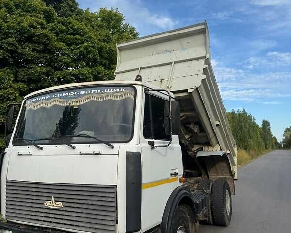 Белый МАЗ 555102, объемом двигателя 11.15 л и пробегом 272 тыс. км за 11300 $, фото 3 на Automoto.ua